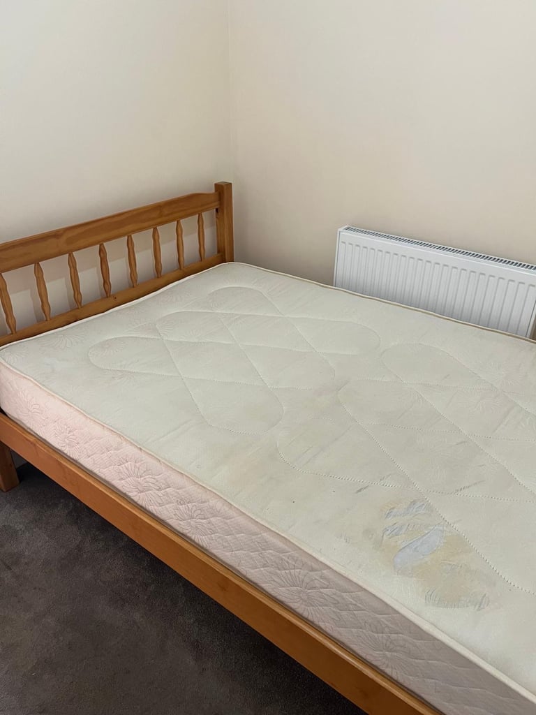 A self contain studio room to rent 