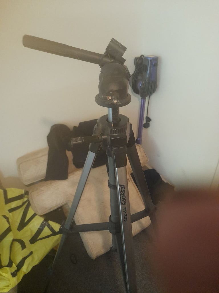 Camera tripod