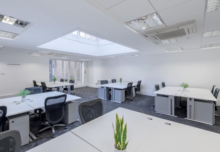 Furnished offices to rent in *Holborn*. Office Spaces for 4 to 50 desks WC1