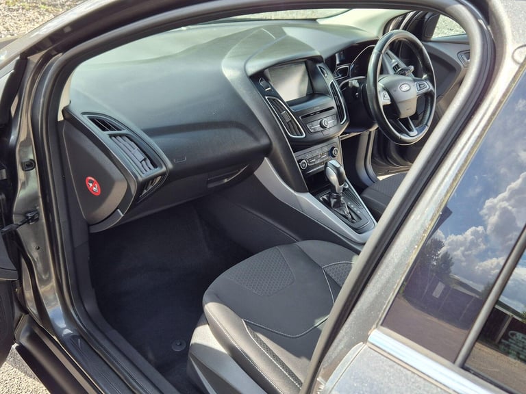 2015 Ford Focus 1.6 Zetec Powershift Euro 6 5dr HATCHBACK Petrol Automatic