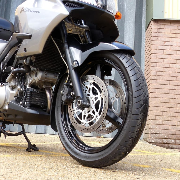 2007 SUZUKI DL1000 K6 GT V-STROM – A COMFORTABLE, RELIABLE ONE OWNER MOTORCYCLE.