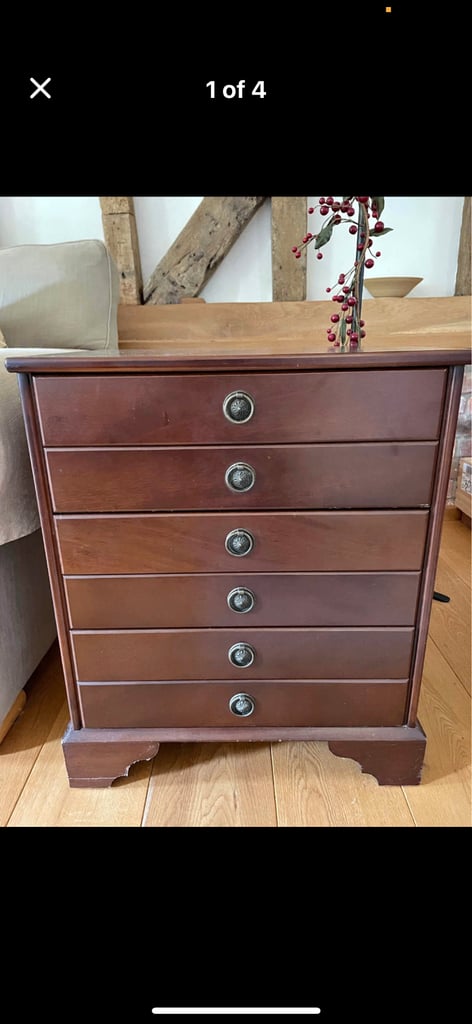 Chest of draws 
