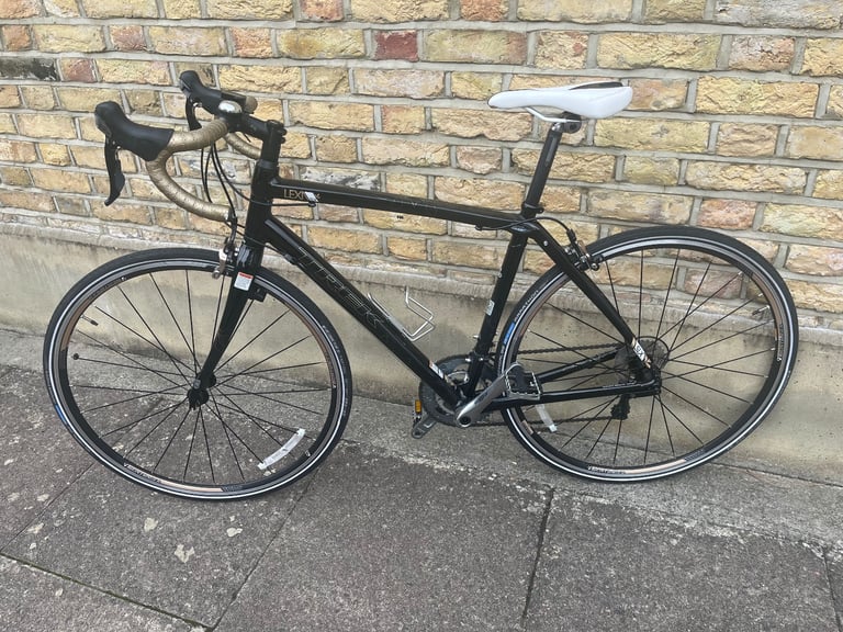 TREK Lexa SLX Women's Specific Design - Carbon fork - Ultra Lightweight Ladies Road racing bike