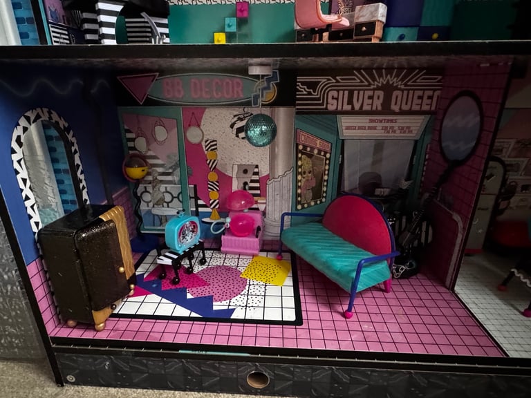 Lol Omg doll house