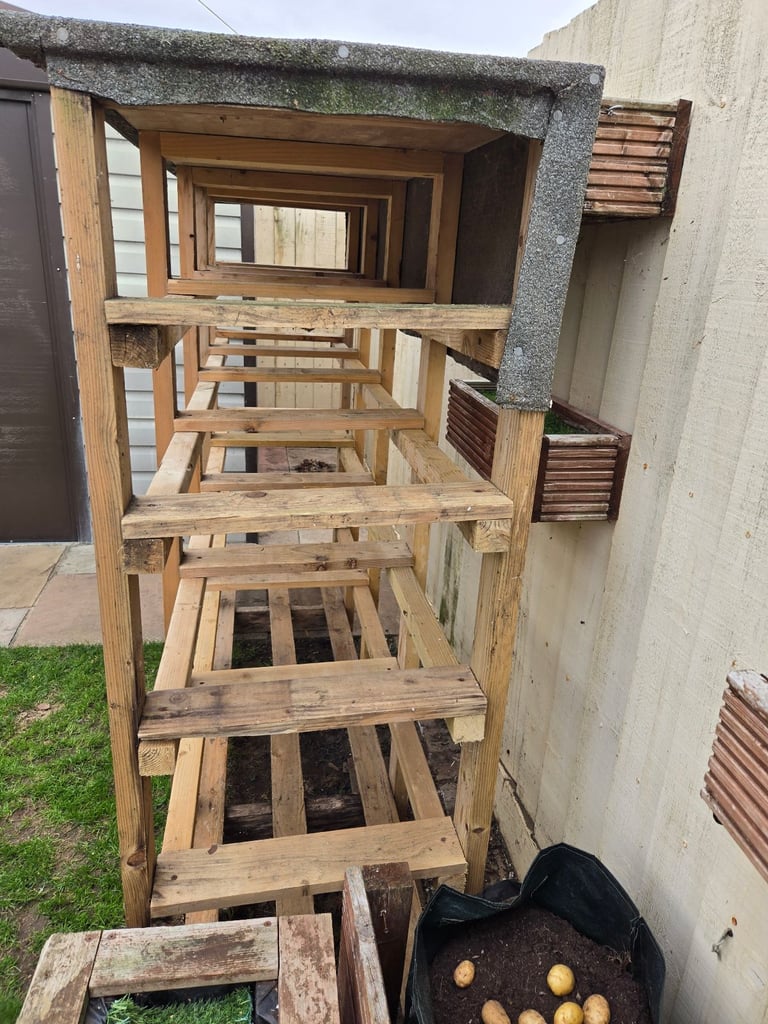 image for Shelving unit outdoors free