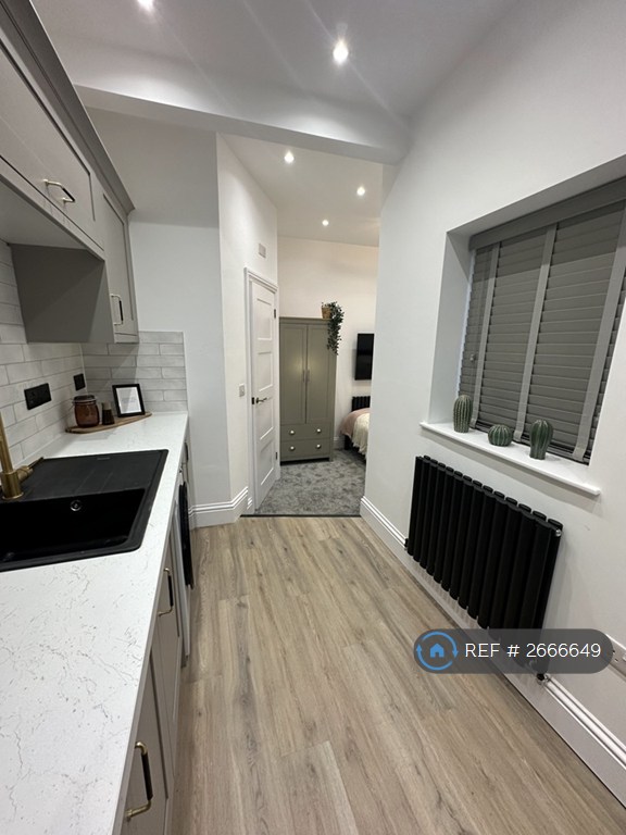 Studio flat in Nottingham Road, Derby, DE1 (#2666649)