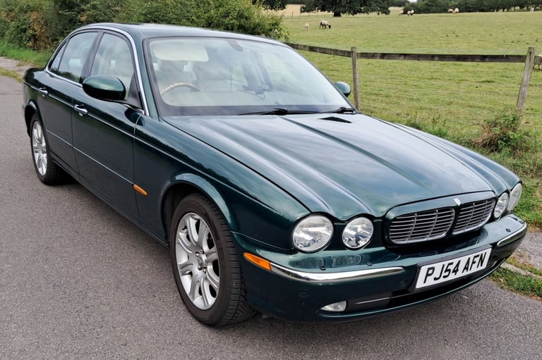 Jaguar XJ 350 SE 3.0 Petrol V6, Metallic Jaguar Racing Green, Full year no advisory MoT