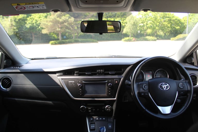 2015 Toyota Auris 1.8 Auris Icon+ VVT-i CVT 5dr Hatchback Hybrid Automatic