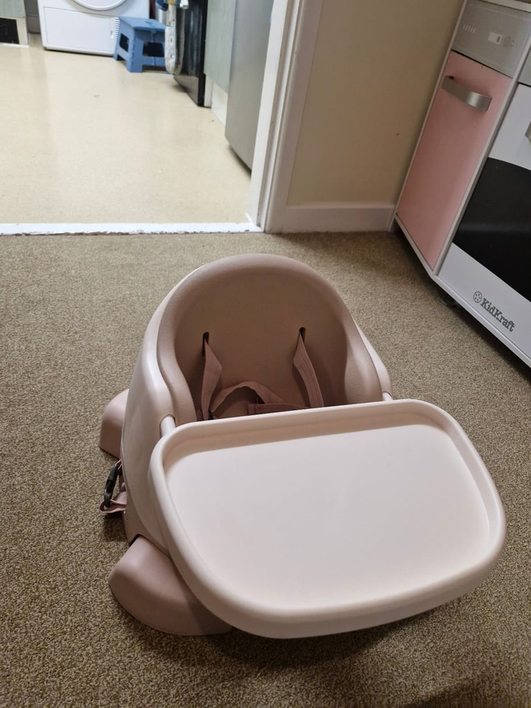 Baby seat and play