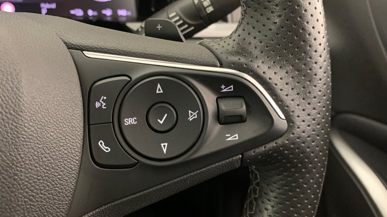 2023 Vauxhall Grandland 1.6 14.2kWh GSe SUV 5dr Petrol Plug-in Hybrid Auto AWD Euro 6 (s/s) (300 ...