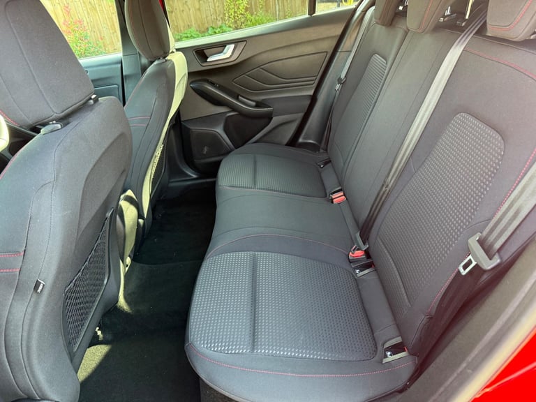2018 Ford Focus 1.0T EcoBoost ST-Line Euro 6 (s/s) 5dr HATCHBACK Petrol Manual