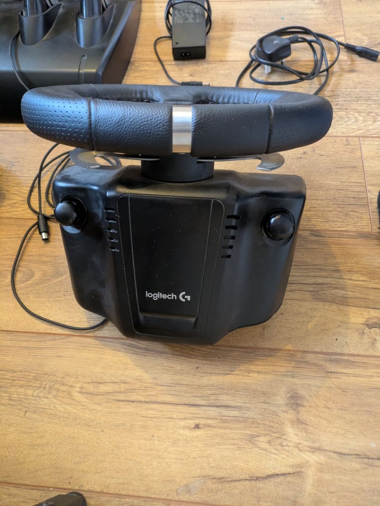 Xrocker racing seat and Logitech G920