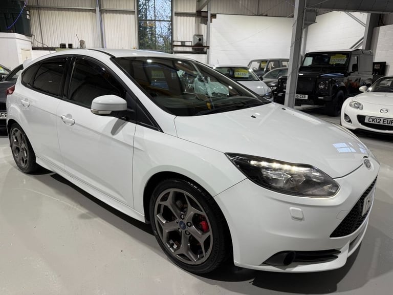 image for 2013 Ford Focus 2.0T EcoBoost ST-3 Hatchback 5dr Petrol Manual Euro 5 s/s 250 ps Top Spec  Hatchb...