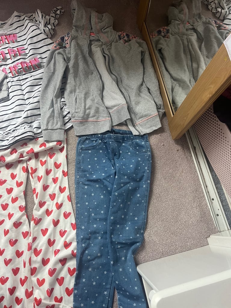 Large Girls bundle clothes 20+ items 