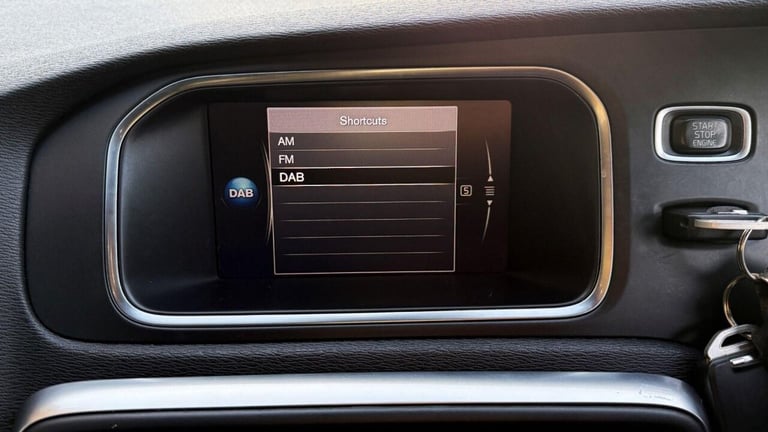 2017 Volvo V40 2.0 D2 R-Design Nav Plus Auto Euro 6 (s/s) 5dr Hatchback Diesel Automatic