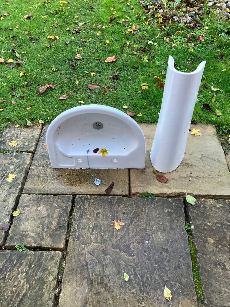 FREE White sink and pedestal