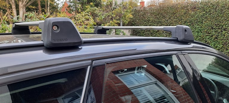 Volvo XC60 Roof Bars by Thule