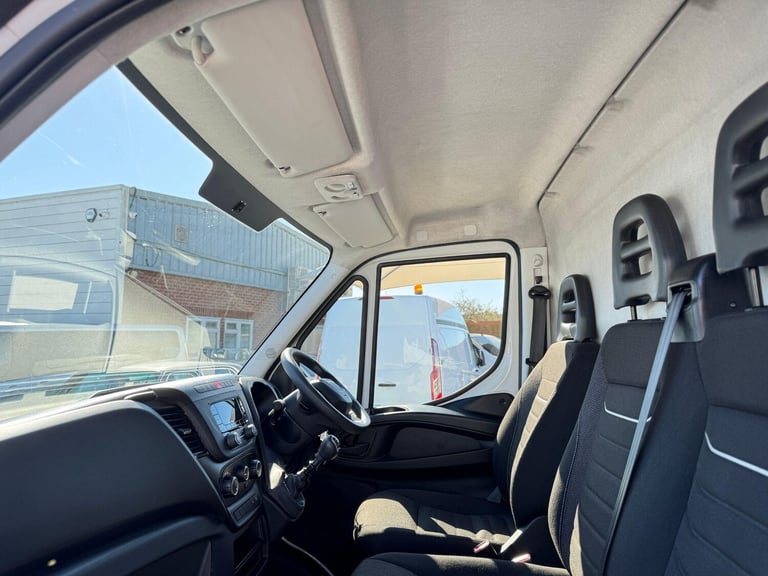 2023 Iveco Daily 2.3D HPI 14V 35S 3520 MWB High Roof Euro 6 (s/s) 5dr PANEL VAN Diesel Manual