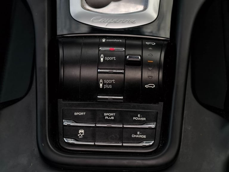 2017 Porsche Cayenne S Platinum Edition E-Hybrid 5dr Tiptronic S ESTATE PETROL/ELECTRIC Automatic