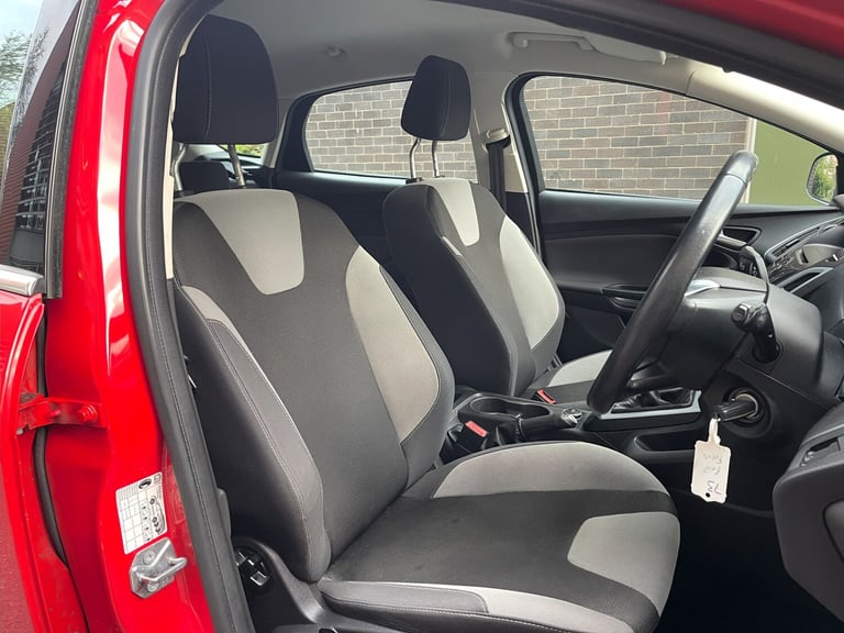2014 Ford Focus 1.0 125 EcoBoost Zetec 5dr HATCHBACK Petrol Manual