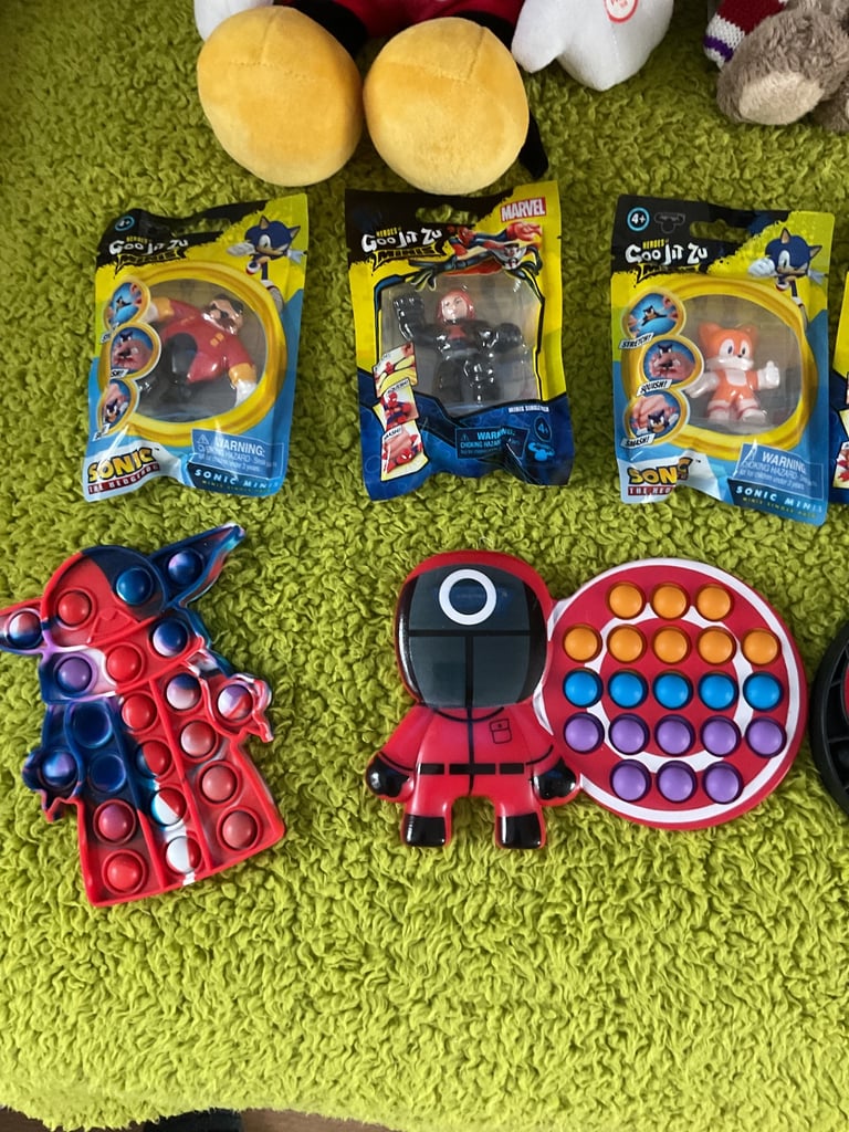 💙💚HEROS Goo Jit Zu and other items 😊