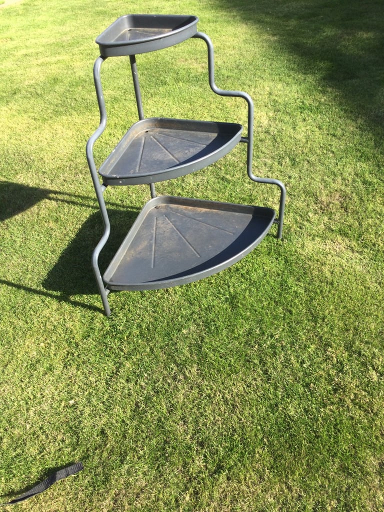 3 Tier Outdoor Corner Plant Stand 