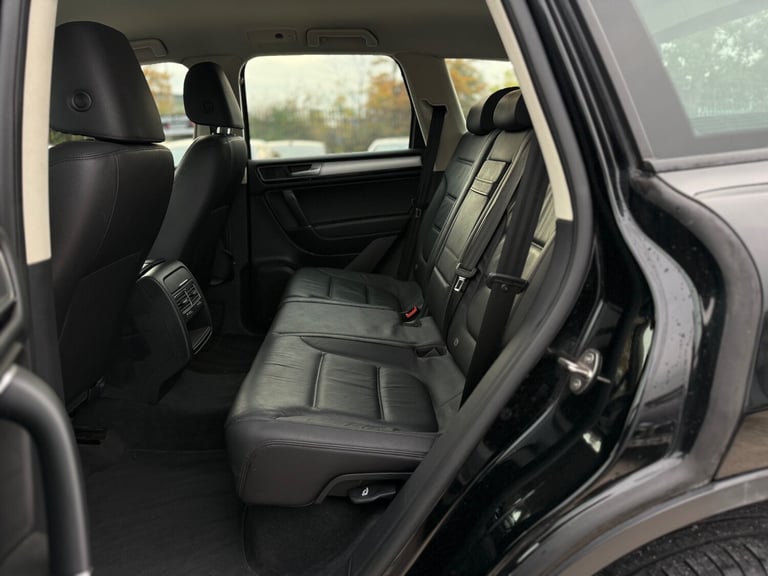 2015 Volkswagen Touareg 3.0 TDI V6 BlueMotion Tech Escape SUV 5dr Diesel