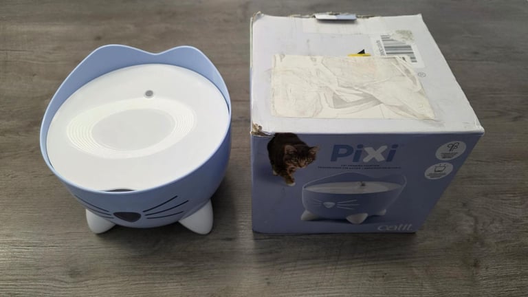 Catit drinking fountain, pre-owned, plastic cover