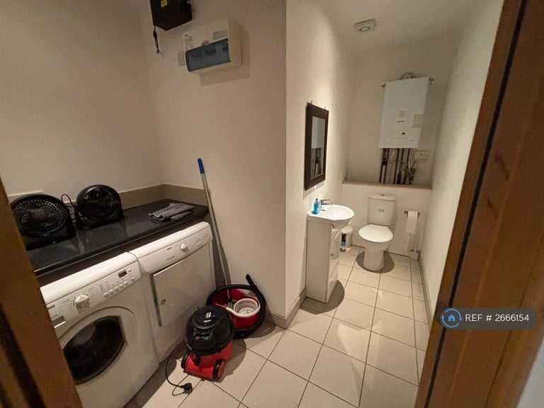 3 bedroom flat in College Green, Bristol, BS1 (3 bed) (#2666154)