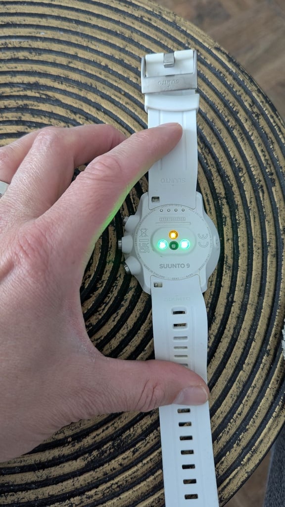 SUUNTO 9 BARO (White) NOW £75 Delivered!!