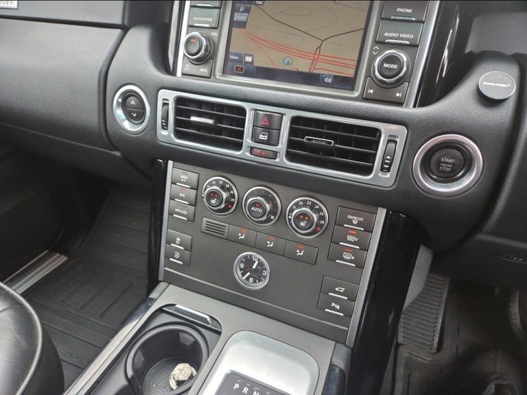 60 2010 LAND ROVER RANGE ROVER 4.4 TDV8 VOGUE AUTO