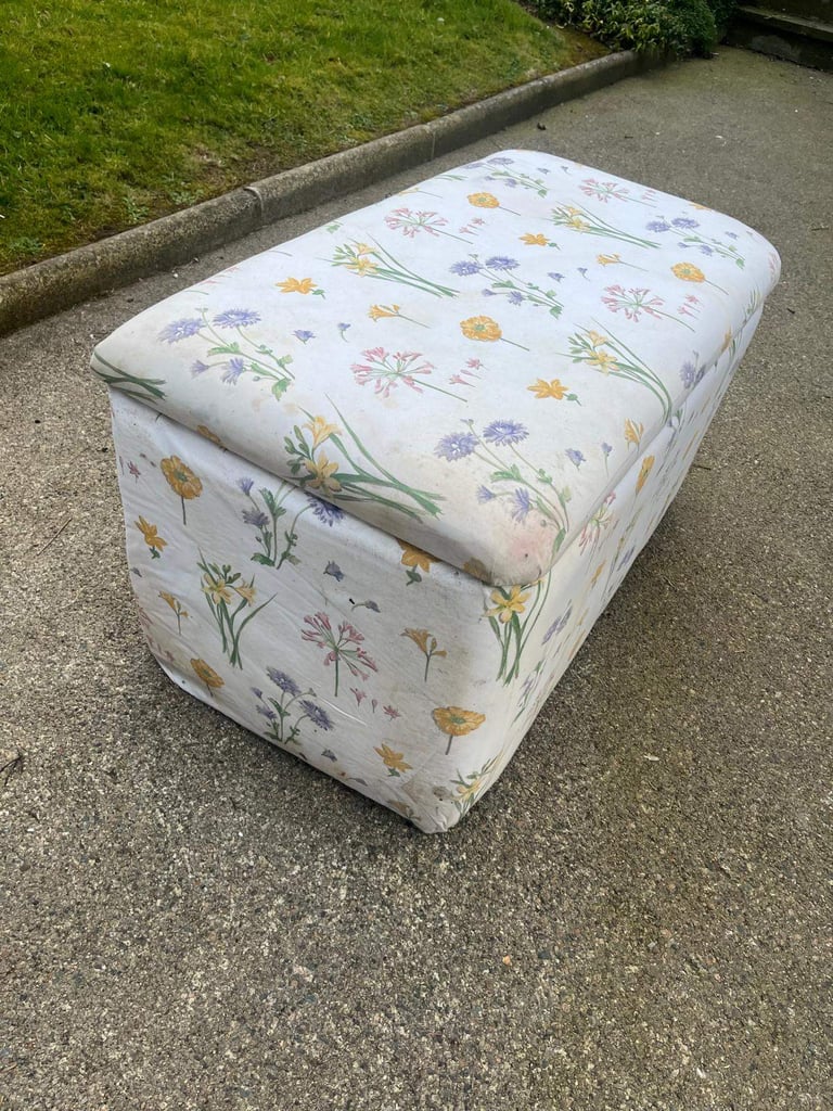 image for Blanket box / ottoman 