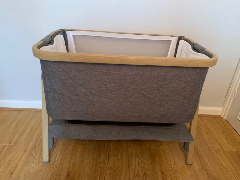 Tutti Bambini Cozee Bedside Crib