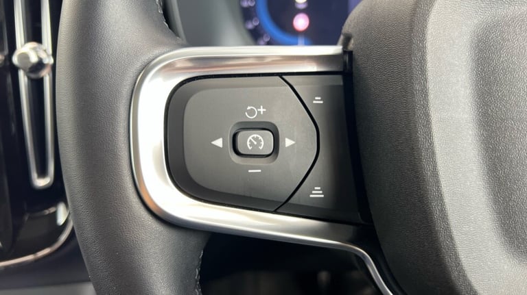 2024 Volvo XC40 Ultra, B3 Mild hybrid, Petrol, Bright (360 camera, Heated Windscreen) Estate Petr...