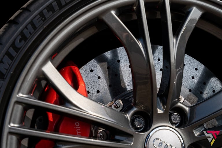 2011 (61) Audi R8 GT 5.2 V10 R-Tronic Auto Coupe 560PS | Phantom Black Metallic