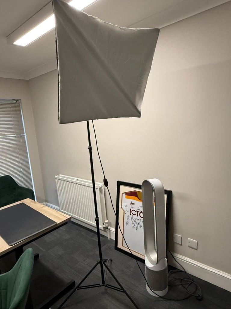 x2 Neewer 700W Professional Photography Softbox