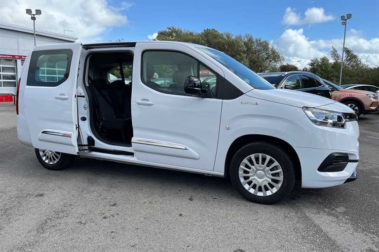 2025 Toyota PROACE CITY Verso 100kW Shuttle Long 50kWh 5dr Auto MPV ELECTRIC Automatic
