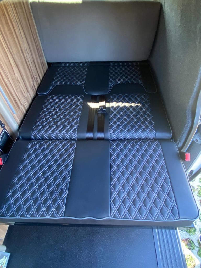 2010 Volkswagen Transporter 5 Belts, 4 Berth Campervan