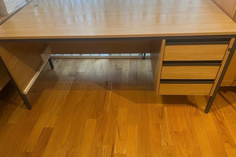 Wooden Desks Bicester 