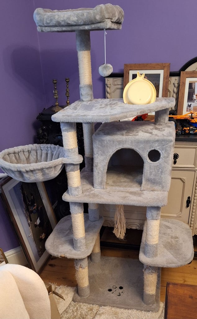 Cat Tree Large Good Condition