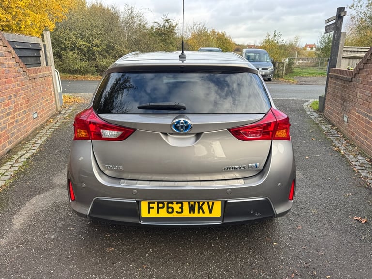 2013 Toyota Auris 1.8 VVTi Hybrid Excel 5dr CVT Auto HATCHBACK Petrol/Electric Hybrid Automatic