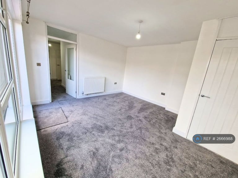 2 bedroom flat in Shepherds Gardens, Birmingham, B15 (2 bed) (#2666988)