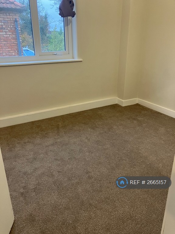 3 bedroom house in Stafford Road, Southport, PR8 (3 bed) (#2665157)