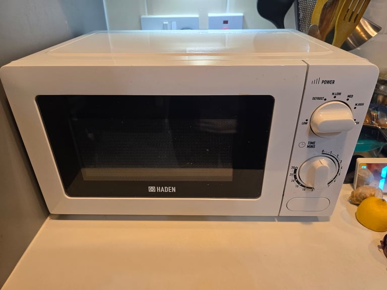 image for Haden Microwave 17L - Excellent condition