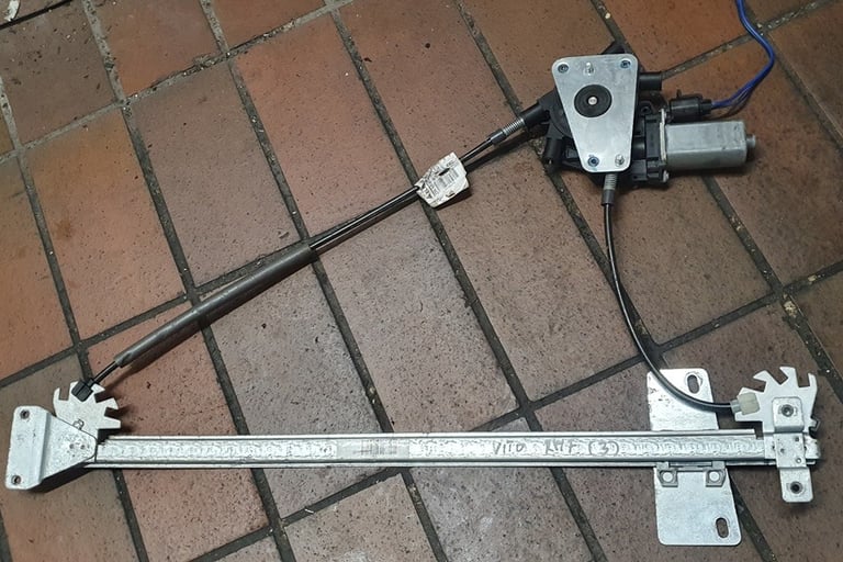 Mercedes Benz Vito 112 Right Side Window Regulator 2003
