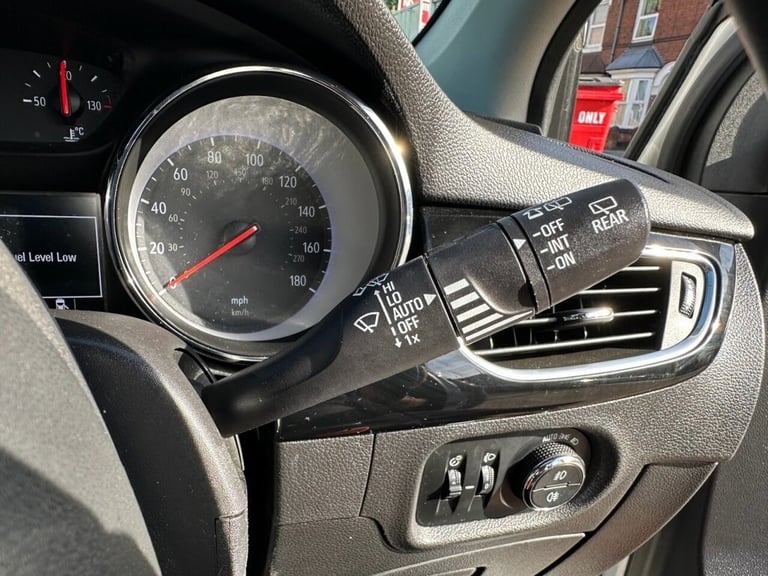 2018 Vauxhall Astra 1.0i Turbo ecoTEC SRi Hatchback 5dr Petrol Manual Euro 6 (s/s) (105 ps) Hatch...