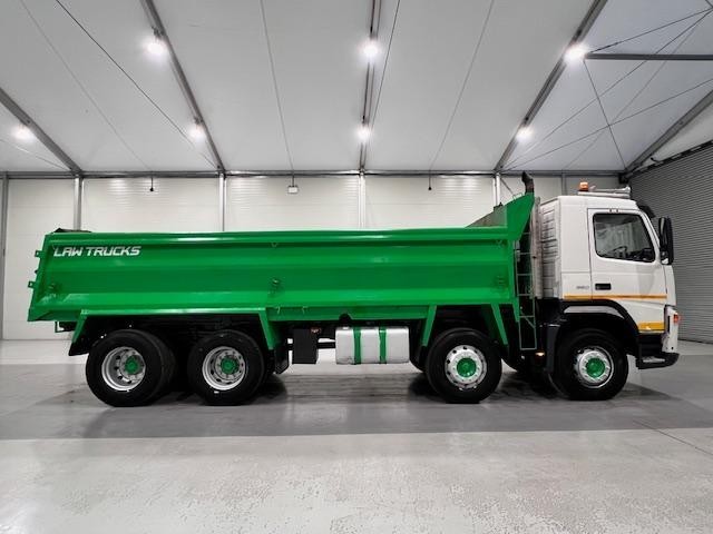 Volvo FM 380 8x4 Day Cab Steel Tipper Manual