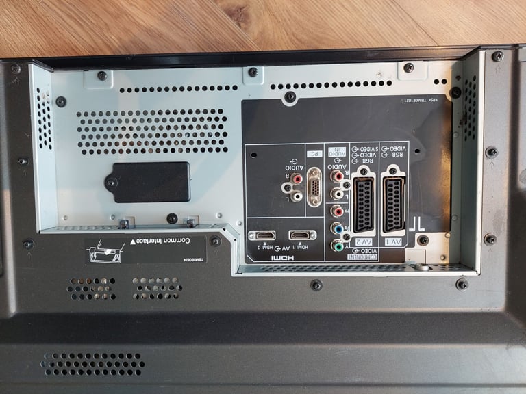 42" TV With Wall Bracket HDMI Ports and Built-in Freeview