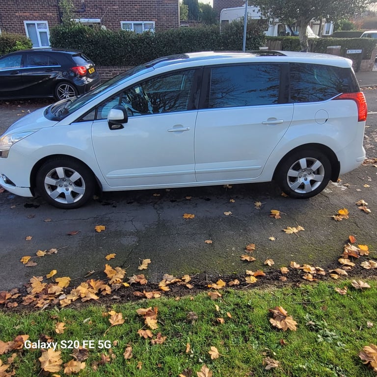 Peugeot, 5008, MPV, 2011, Manual, 1560 (cc), 5 doors