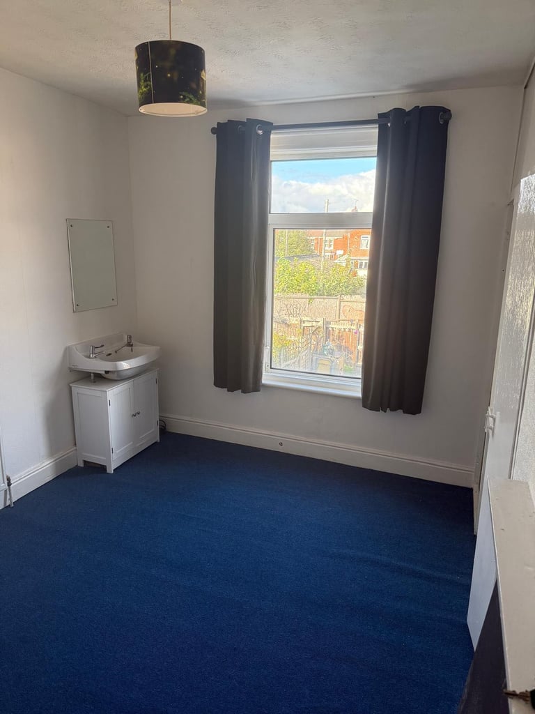 Single room to rent in shared house Eastleigh 
